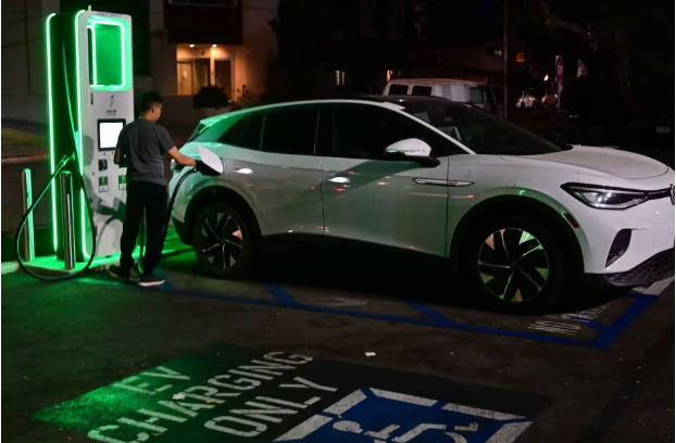 Grasping the Rise of Electric Vehicles in 5 Minutes